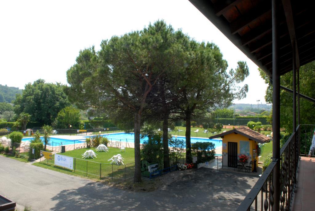 Camping La Rocca Манерба-дель-Гарда Экстерьер фото