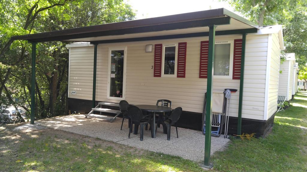 Camping La Rocca Манерба-дель-Гарда Экстерьер фото