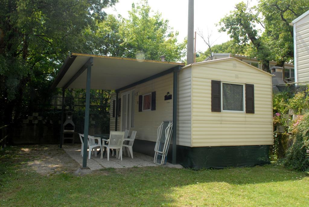Camping La Rocca Манерба-дель-Гарда Экстерьер фото