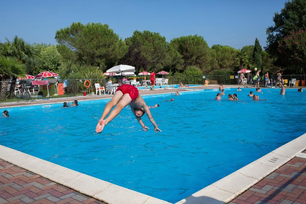 Camping La Rocca Манерба-дель-Гарда Экстерьер фото