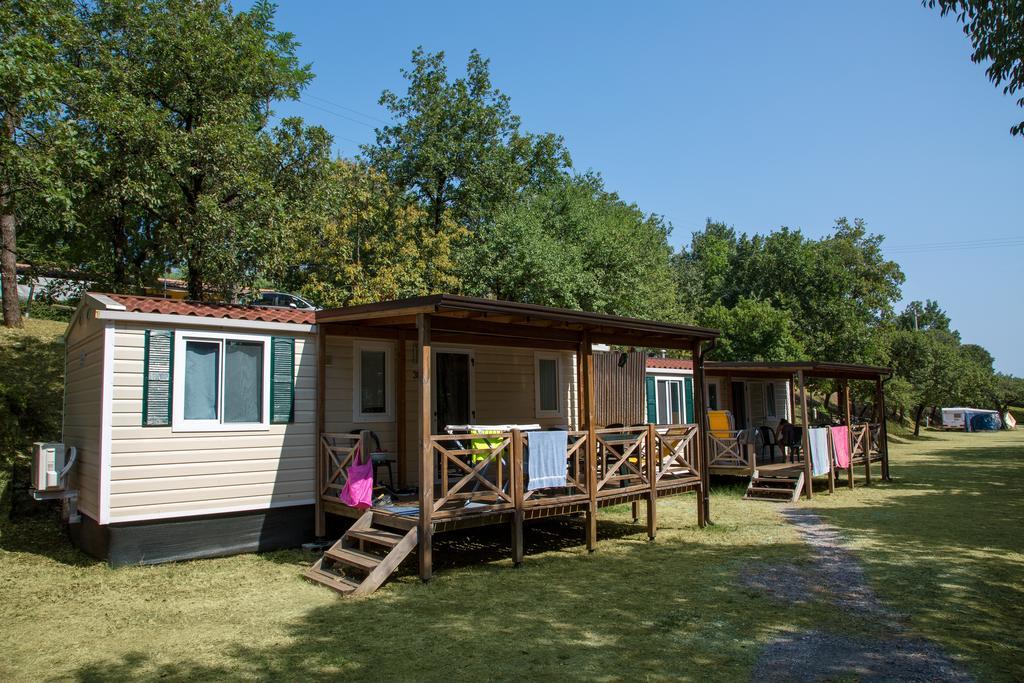Camping La Rocca Манерба-дель-Гарда Экстерьер фото