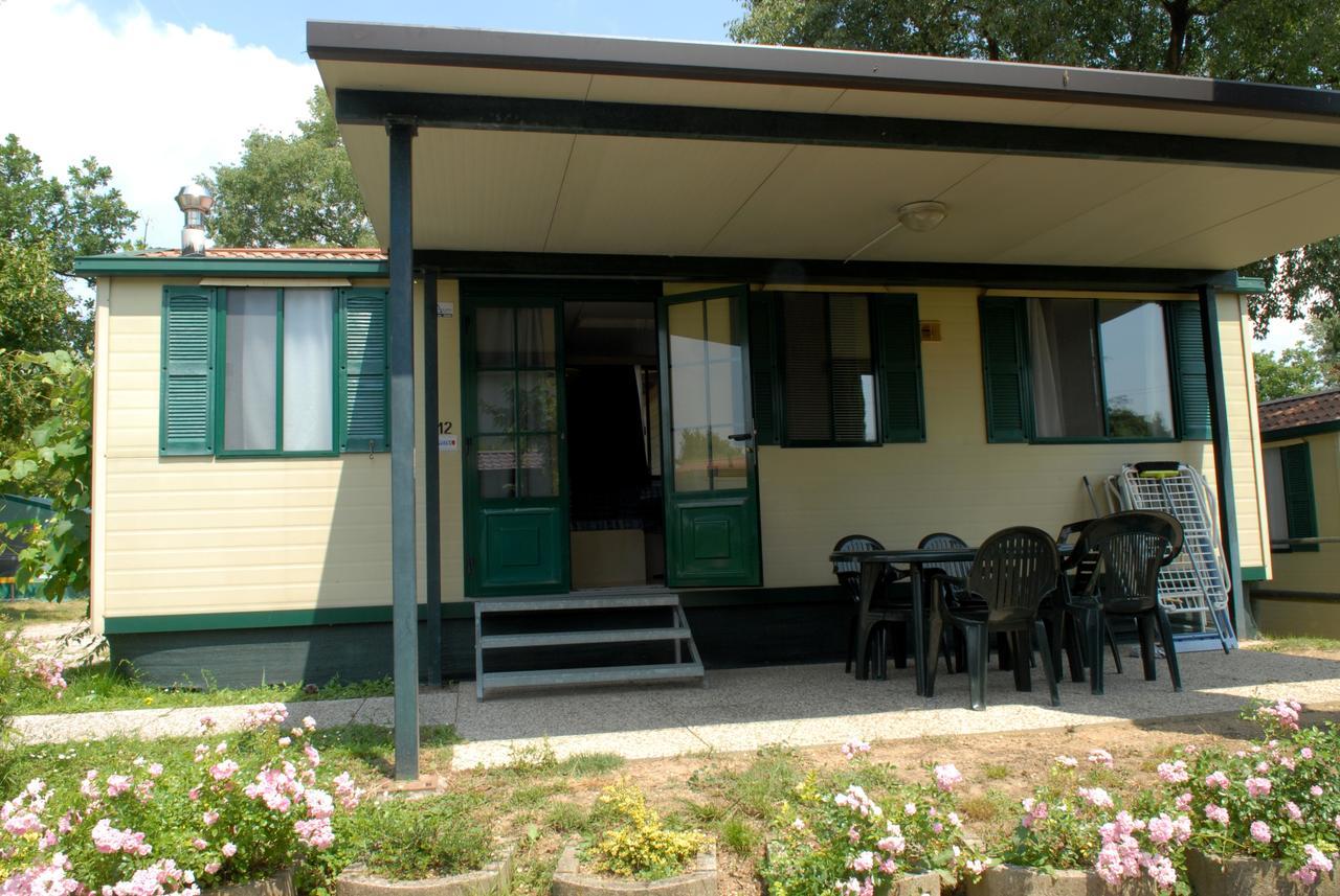 Camping La Rocca Манерба-дель-Гарда Экстерьер фото