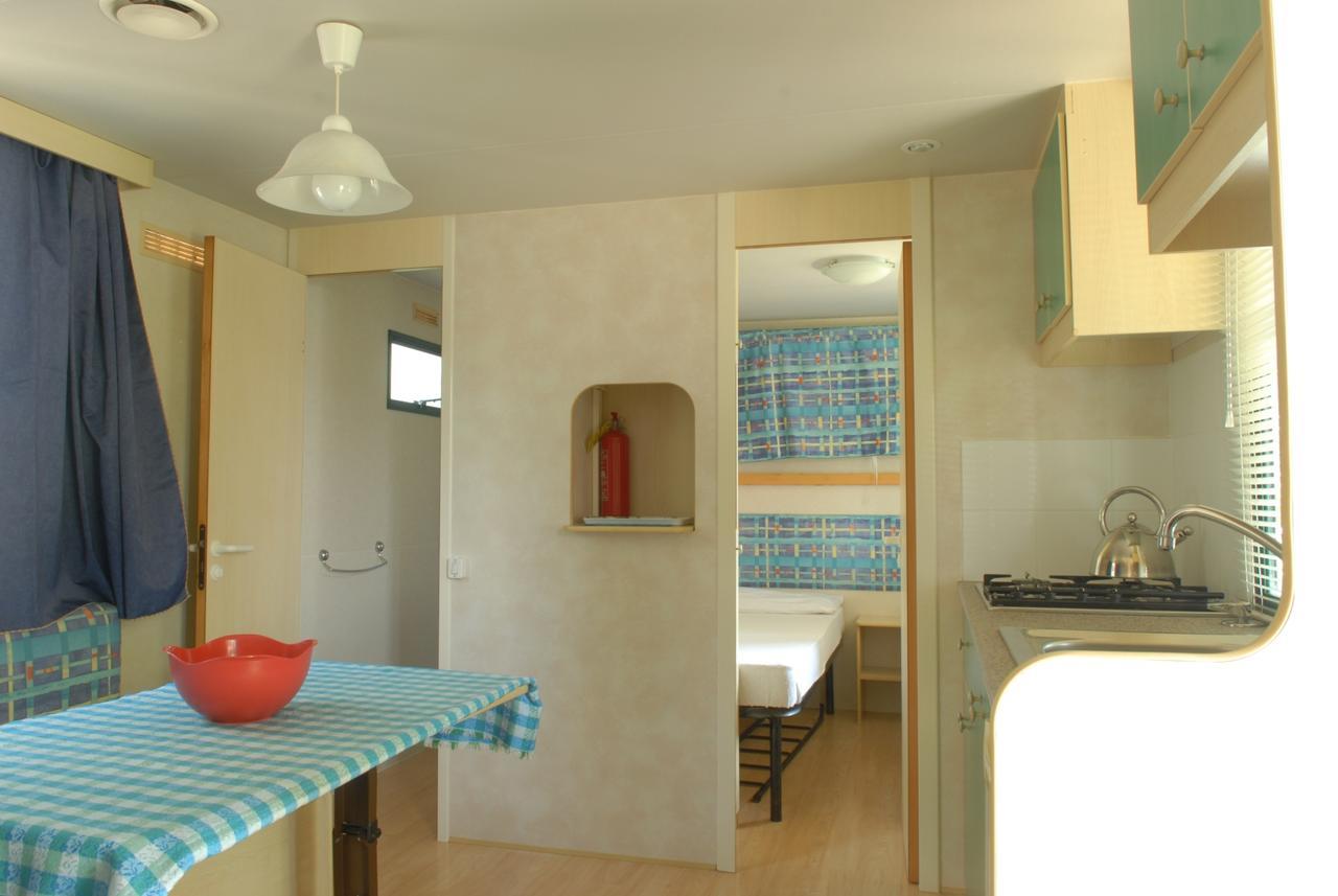 Camping La Rocca Манерба-дель-Гарда Экстерьер фото